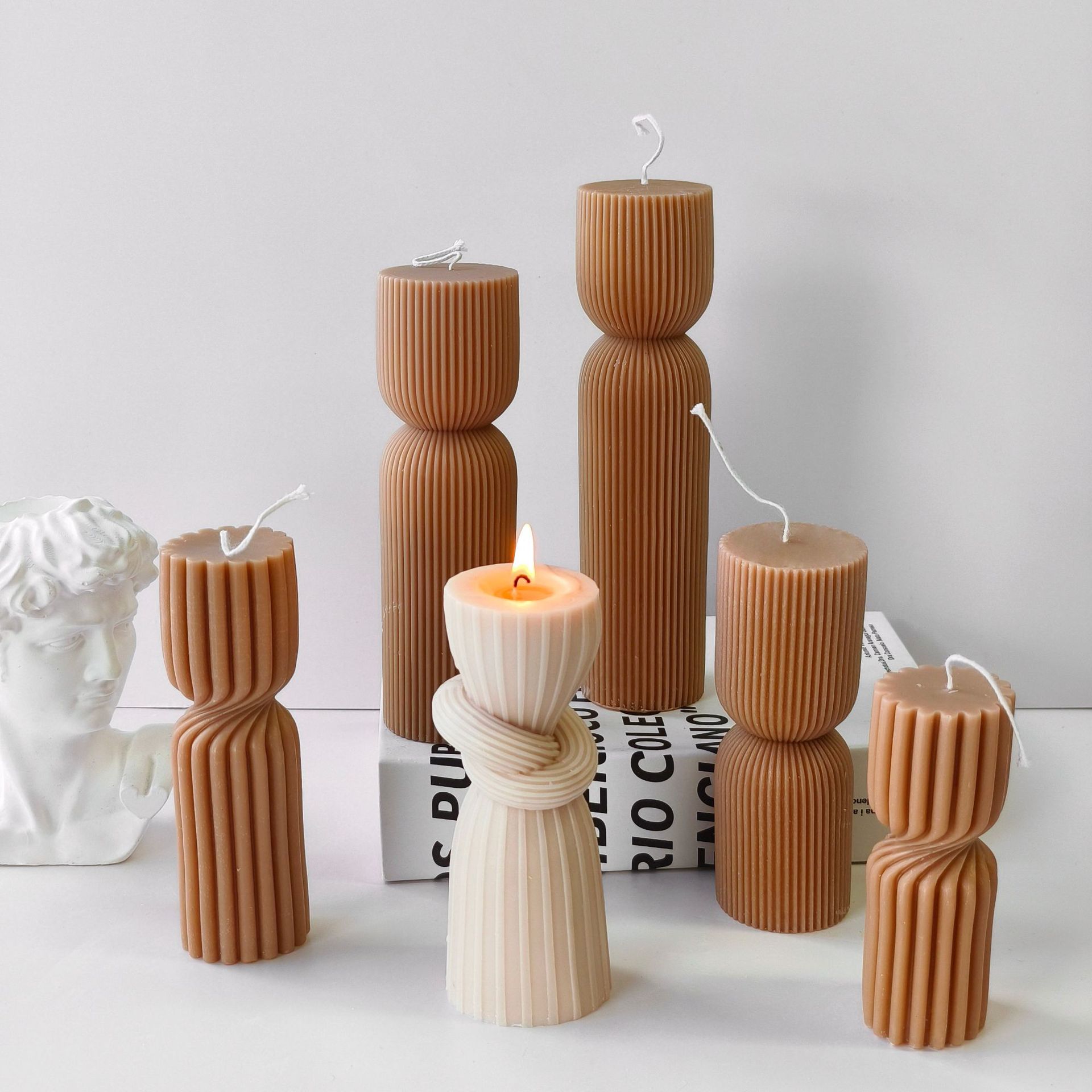 Striped Cylinder Aroma Candle  - đánh giá và giá Soy Candle Fragrance Oil